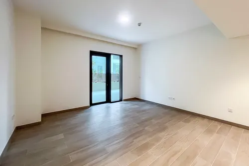 2 Bedrooms Apartment in Grove 2