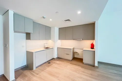 1 Bedroom Apartment in Grove 3