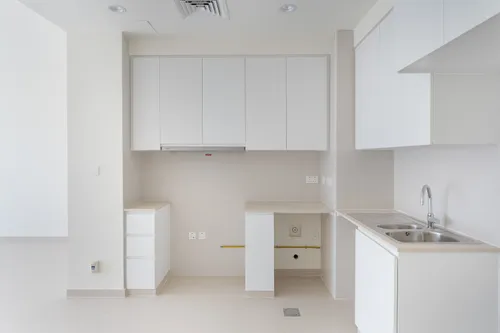 3 Bedrooms Apartment in Urbana II 2