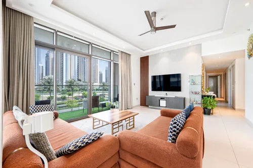 3 Bedrooms Apartment in The Cove Building 2 2