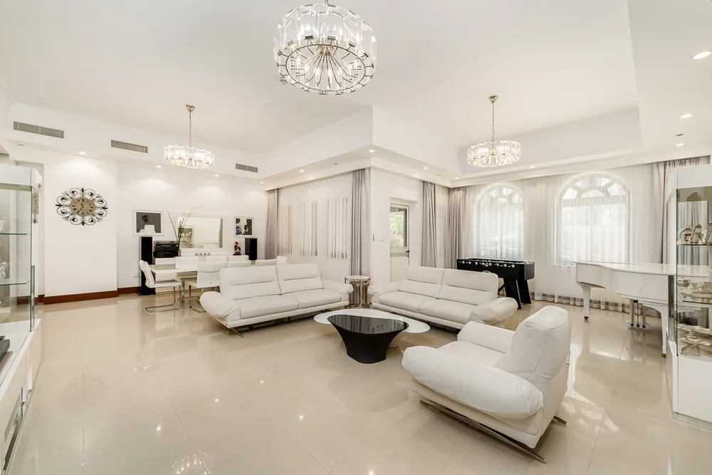 5 Bedrooms Apartment in Golden Mile 6