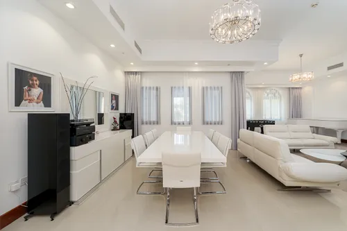 5 Bedrooms Apartment in Golden Mile 6 3