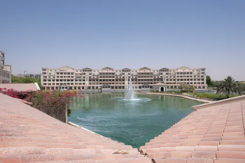 3 Bedrooms Apartment in Terraced Apartments 2