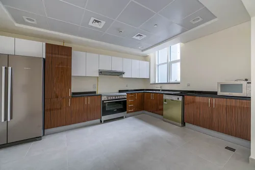 3 Bedrooms Apartment in Marina Arcade Tower 3
