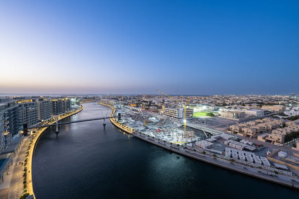 2 Bedrooms Apartment in Canal Front Residence 9