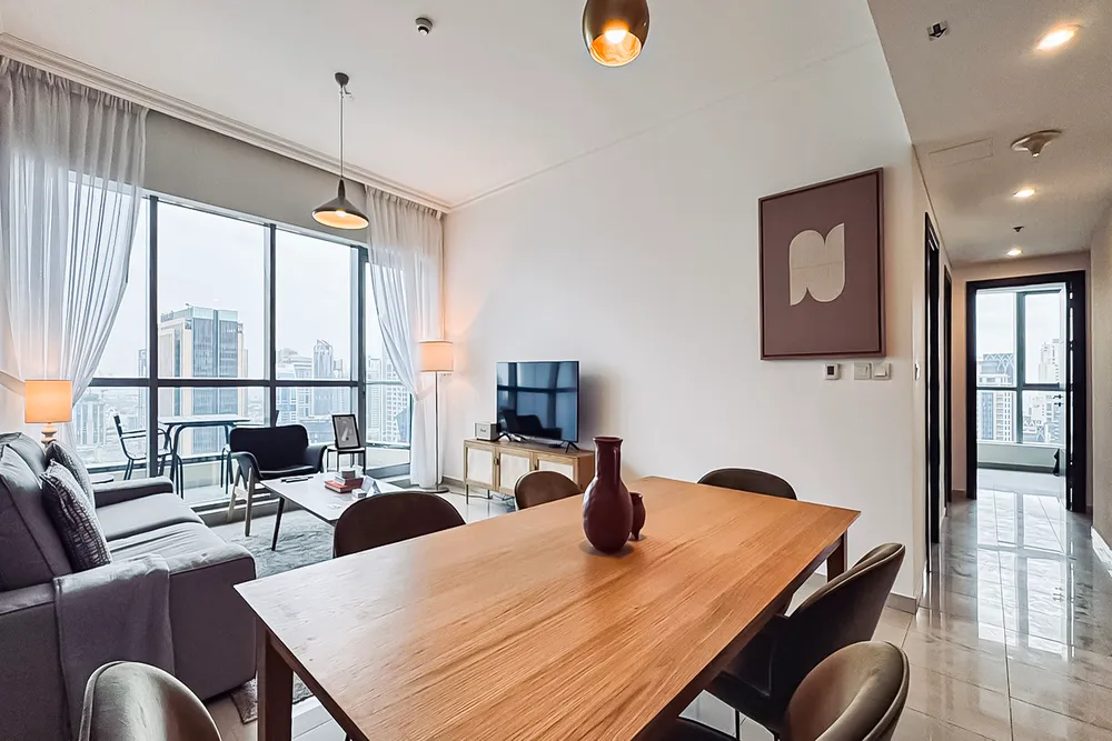 3 Bedrooms Apartment in Bay Central West
