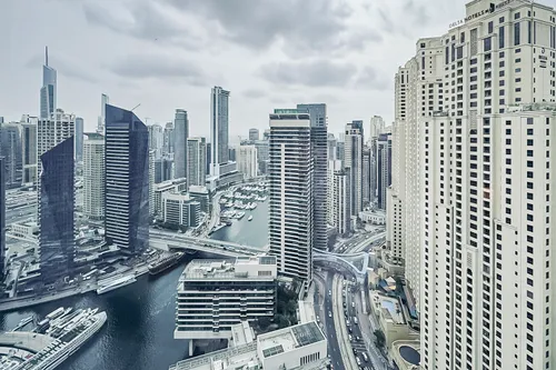 3 Bedrooms Apartment in Bay Central West 2