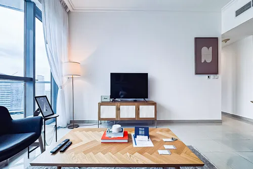 3 Bedrooms Apartment in Bay Central West 3
