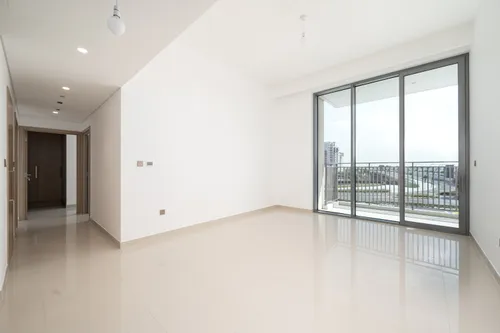 2 Bedrooms Apartment in 17 Icon Bay 2