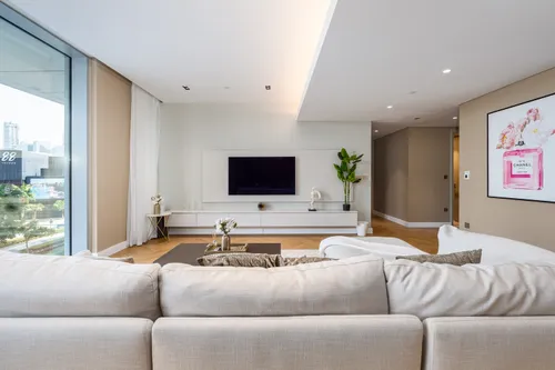 2 Bedrooms Apartment in Apartment Building 8 2