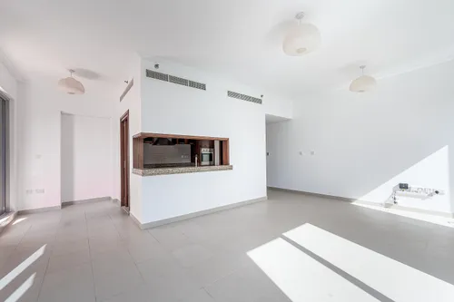 2 Bedrooms Apartment in Aurora Tower 3