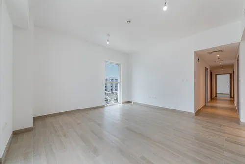 3 Bedrooms Apartment in Waters Edge 3