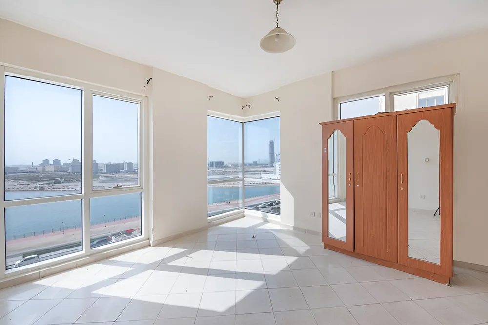 2 Bedrooms Apartment in The Crescent B