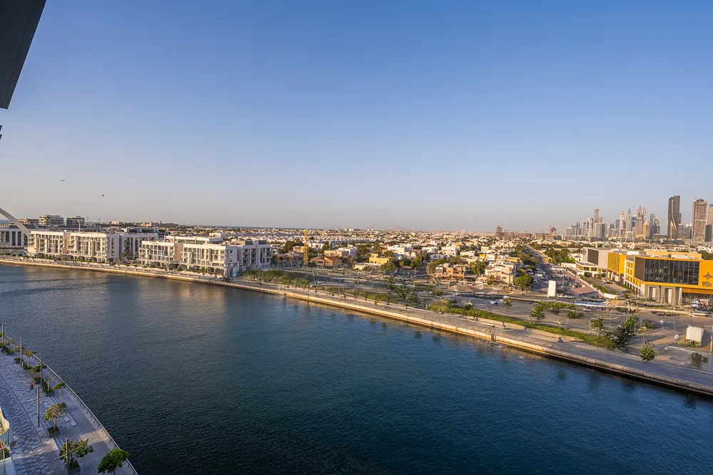 2 Bedrooms Apartment in Canal Front Residence 5