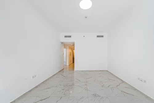 2 Bedrooms Apartment in Golden Dream Tower 1 3
