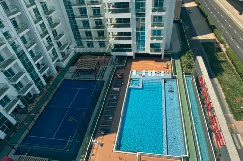 3 Bedrooms Apartment in PEARLZ By Danube 3