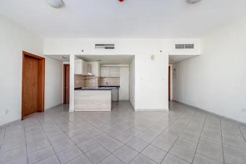 2 Bedrooms Apartment in The Crescent Tower C 3