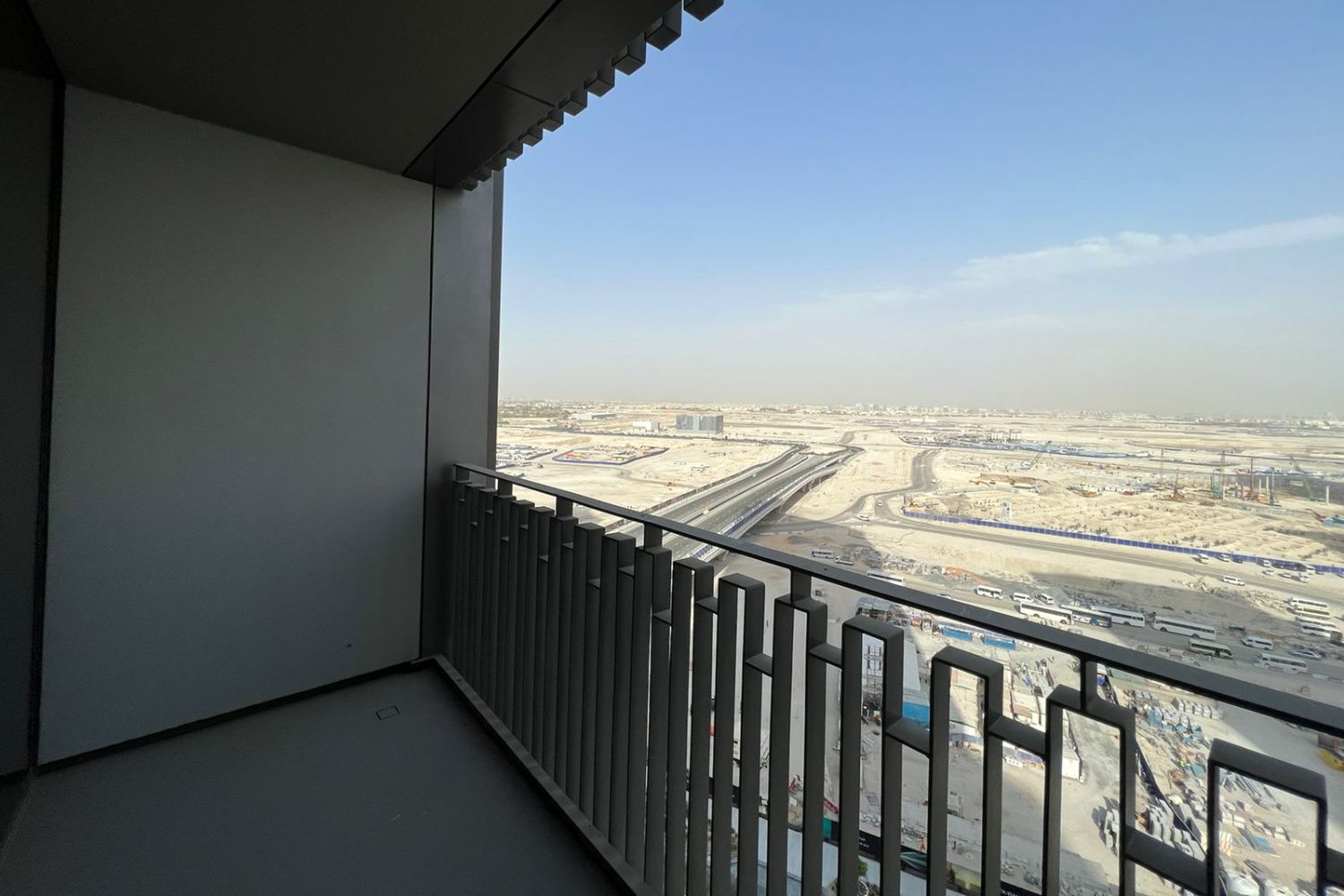 2 Bedrooms Apartment in Creek Gate Tower 1