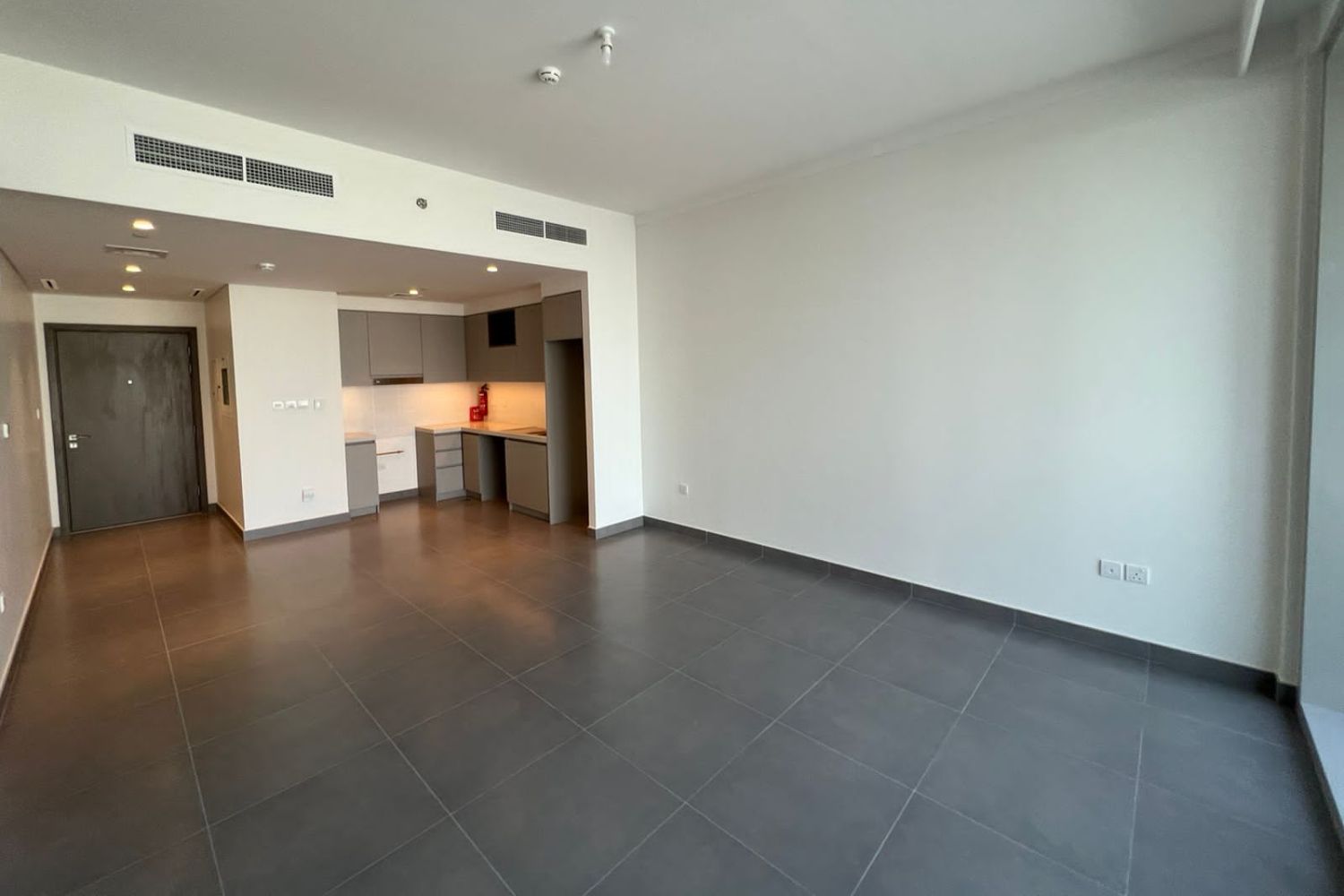 2 Bedrooms Apartment in Creek Gate Tower 1 2