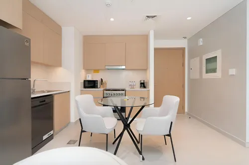 1 Bedroom Apartment in Bayshore 2
