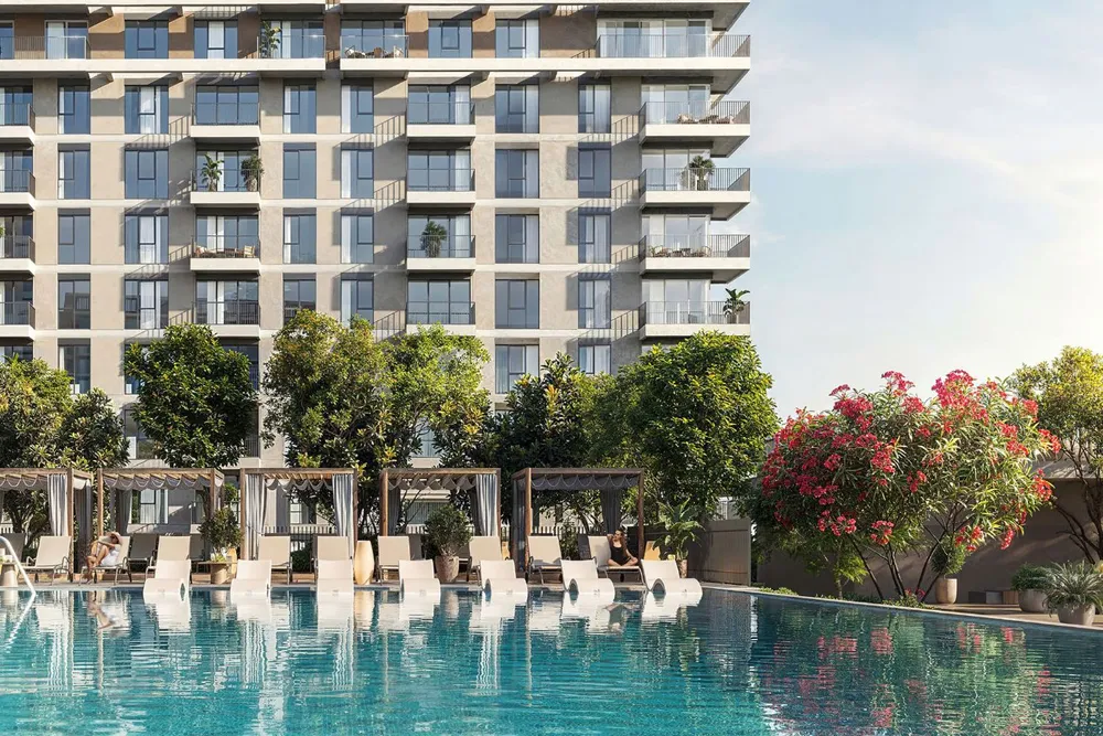 3 Bedrooms Apartment in Golf Point