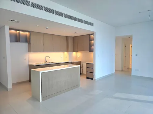 3 Bedrooms Apartment in Burj Crown 2