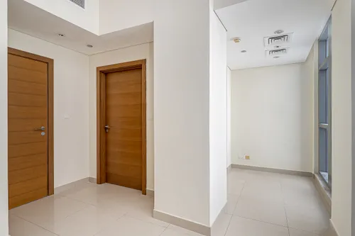 1 Bedroom Apartment in Claren Tower 2 3