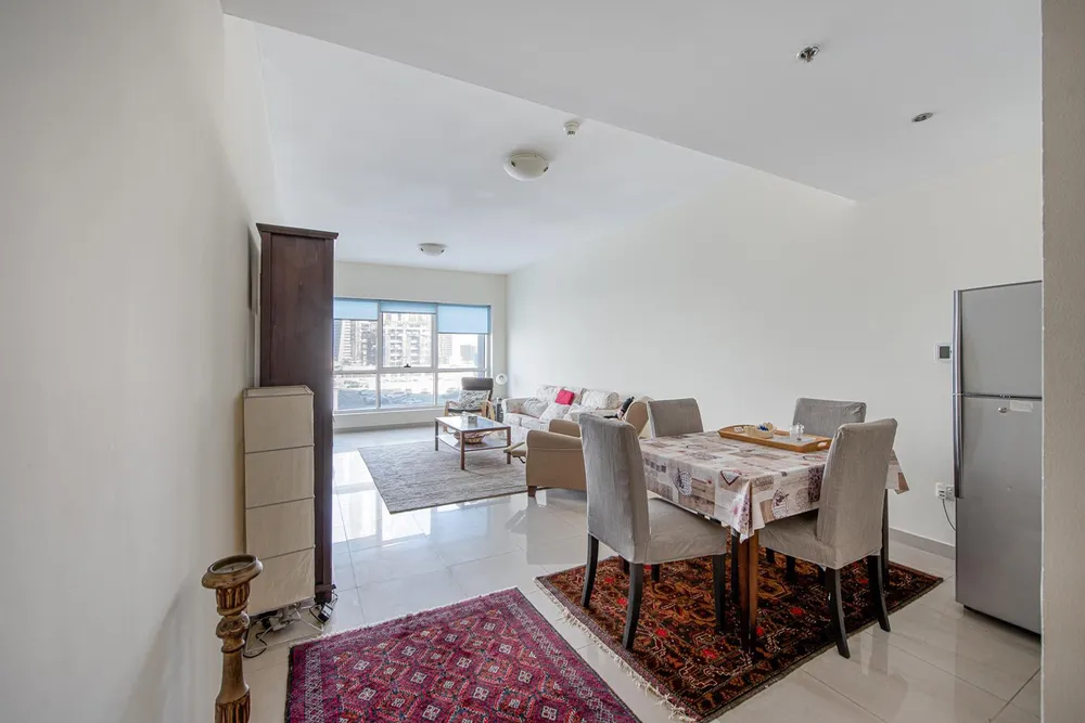 1 Bedroom Apartment in Lake Point Tower