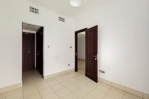 1 Bedroom Apartment in Reehan 8 3
