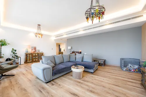 3 Bedrooms Apartment in Dorra Bay 3