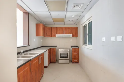 1 Bedroom Apartment in Icon Tower 1 3