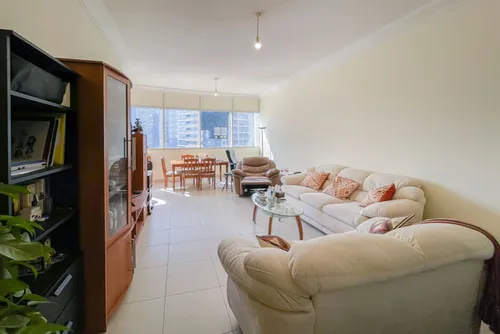 1 Bedroom Apartment in Lake Shore Tower 2
