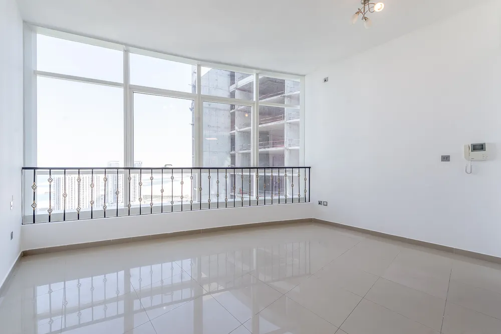 Apartment in Hydra Avenue Towers