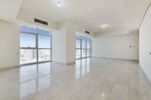 2 Bedrooms Apartment in Ocean Terrace 3