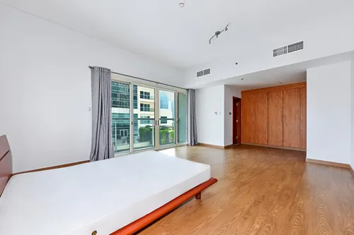 3 Bedrooms Apartment in Marina View Tower B 2