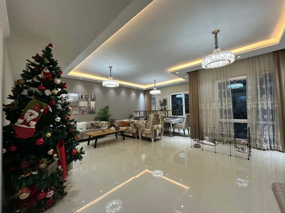 3 Bedrooms Apartment in Garden East Apartments
