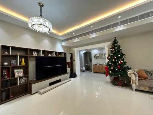 3 Bedrooms Apartment in Garden East Apartments 2