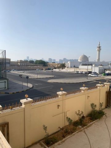 للإيجار فيلا في الشارقة منطقة العزرة موقع مميز بالقرب من الحديقة  7