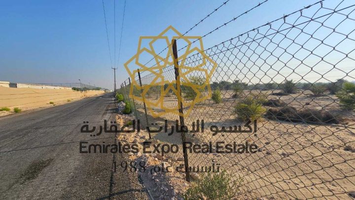 للبيع مزرعة في الباهية على الشارع الرئيسي بموقع مميز جدا 3
