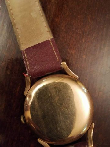 ساعة movado سويسري دهب اصلية 