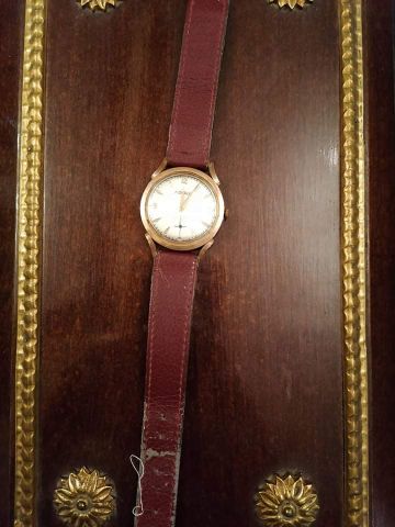 ساعة movado سويسري دهب اصلية  4