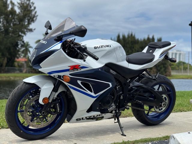 2023 Suzuki GSX-R1000 5