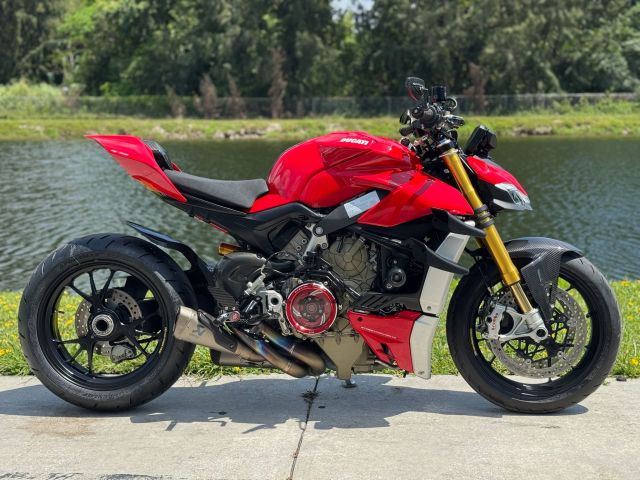2022 Ducati Streetfighter V4 S