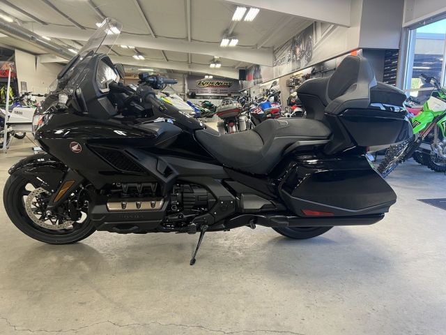 2023 Honda Goldwing Tour DCT automatic (+971561943867) 2