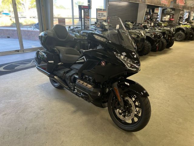 2023 Honda Goldwing Tour DCT automatic (+971561943867) 4