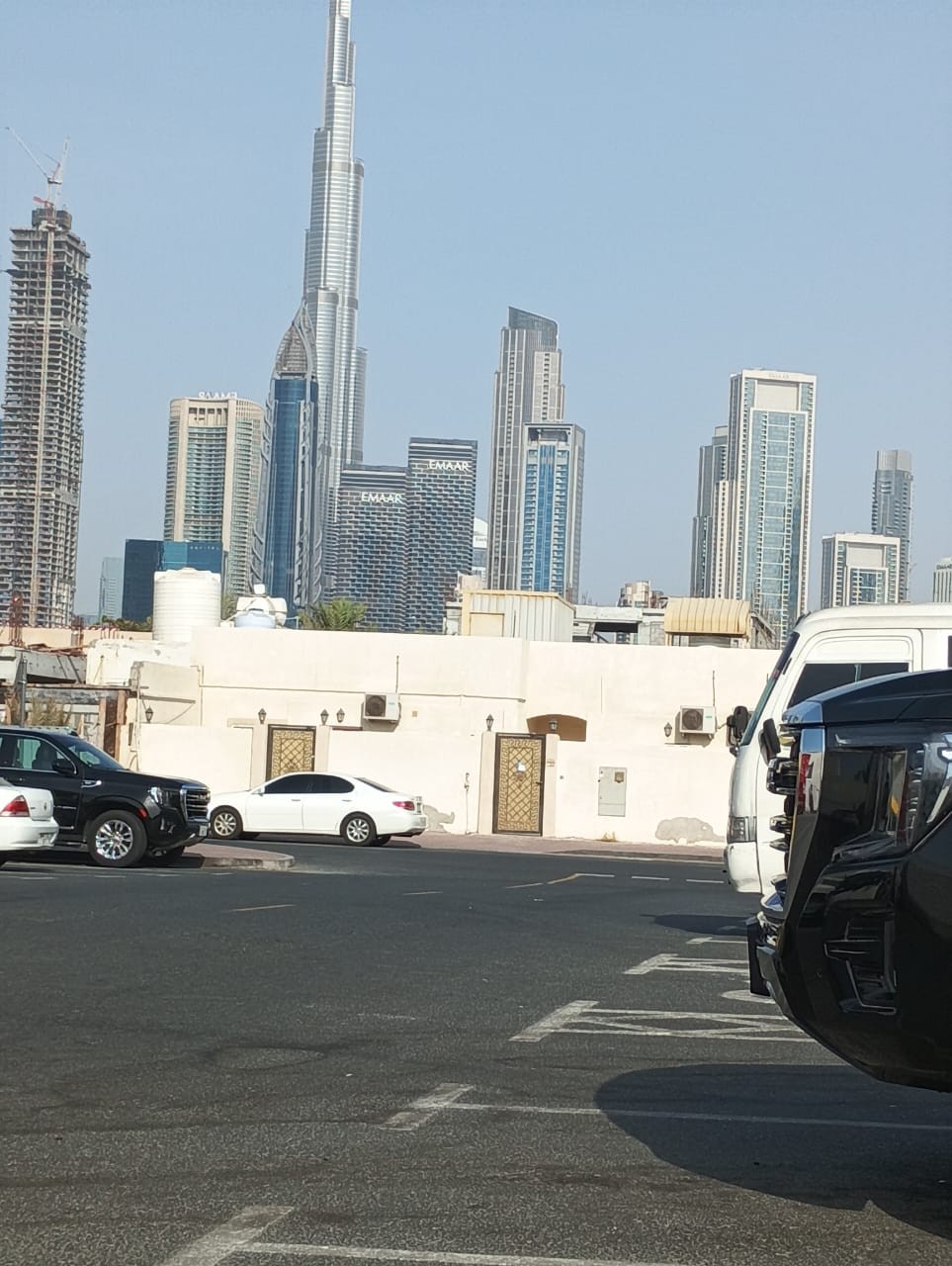 فرصة نادرة لا تُفوّت في قلب دبي| فيلا عربية في شعبية الوصل
