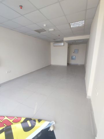 محل  بحمام بالراشديه 3 خلف مستشفى أمينه مساحه 350 قدم  6