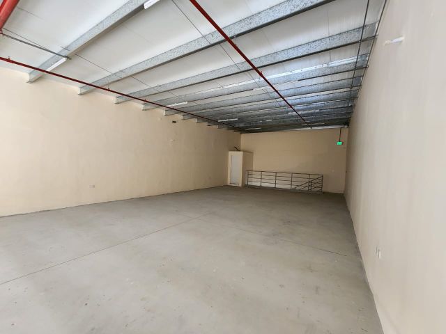 المستودعات في الجرف الصناعيه  2