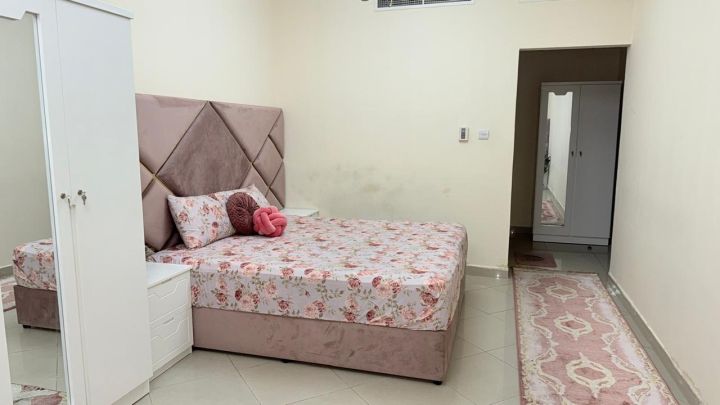 غرفة ماستر فاخرة بشقة جديدة للبنات بالتعاةن الشارقه 3