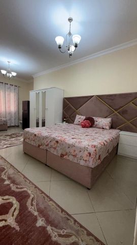 غرفة ماستر فاخرة بشقة جديدة للبنات بالتعاةن الشارقه 10